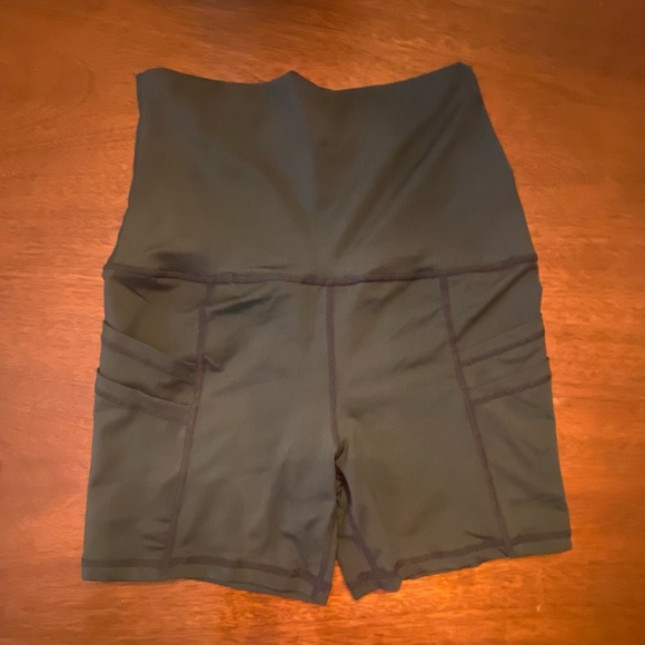 Maternity Short Bundle size small - Picture 14 of 16